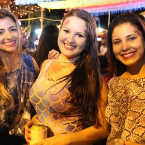 Banda PaQua anima os foliões na segunda noite do Carnaval Santa Vitória 2018 (87) Banda PaQua anima os foliões na segunda noite do Carnaval Santa Vitória 2018 (87)