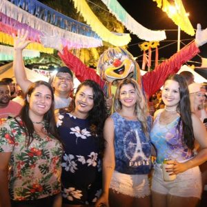 Banda PaQua anima os foliões na segunda noite do Carnaval Santa Vitória 2018 (90) Banda PaQua anima os foliões na segunda noite do Carnaval Santa Vitória 2018 (90)