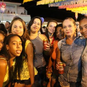 Banda PaQua anima os foliões na segunda noite do Carnaval Santa Vitória 2018 (98) Banda PaQua anima os foliões na segunda noite do Carnaval Santa Vitória 2018 (98)
