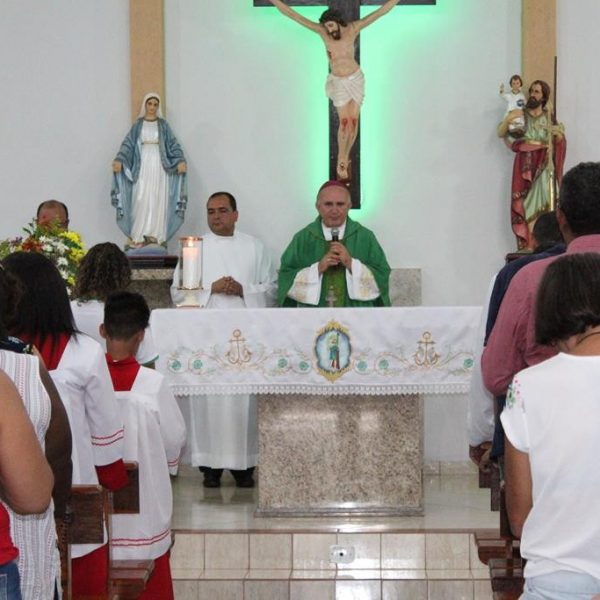 Celebrações, nas igrejas, acolhem novos párocos e reforçam compromisso com a comunidade católica de Santa Vitória (1) Celebrações, nas igrejas, acolhem novos párocos e reforçam compromisso com a comunidade católica de Santa Vitória (1)