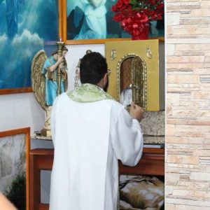 Celebrações, nas igrejas, acolhem novos párocos e reforçam compromisso com a comunidade católica de Santa Vitória (11) Celebrações, nas igrejas, acolhem novos párocos e reforçam compromisso com a comunidade católica de Santa Vitória (11)