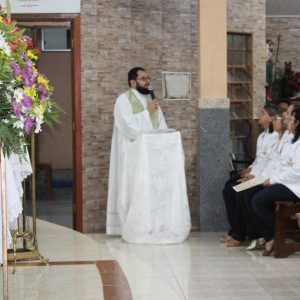 Celebrações, nas igrejas, acolhem novos párocos e reforçam compromisso com a comunidade católica de Santa Vitória (17) Celebrações, nas igrejas, acolhem novos párocos e reforçam compromisso com a comunidade católica de Santa Vitória (17)