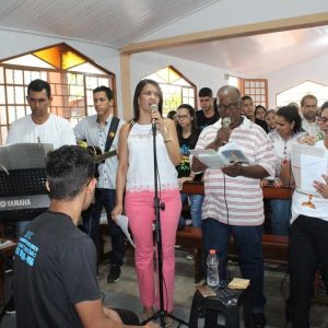 Celebrações, nas igrejas, acolhem novos párocos e reforçam compromisso com a comunidade católica de Santa Vitória (2) Celebrações, nas igrejas, acolhem novos párocos e reforçam compromisso com a comunidade católica de Santa Vitória (2)