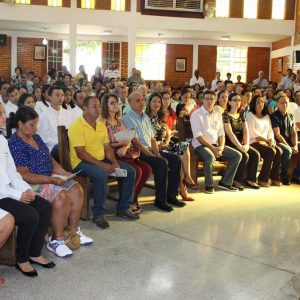 Celebrações, nas igrejas, acolhem novos párocos e reforçam compromisso com a comunidade católica de Santa Vitória (25) Celebrações, nas igrejas, acolhem novos párocos e reforçam compromisso com a comunidade católica de Santa Vitória (25)