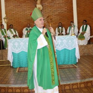 Celebrações, nas igrejas, acolhem novos párocos e reforçam compromisso com a comunidade católica de Santa Vitória (31) Celebrações, nas igrejas, acolhem novos párocos e reforçam compromisso com a comunidade católica de Santa Vitória (31)