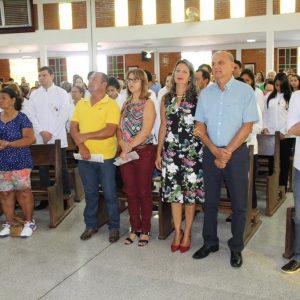 Celebrações, nas igrejas, acolhem novos párocos e reforçam compromisso com a comunidade católica de Santa Vitória (38) Celebrações, nas igrejas, acolhem novos párocos e reforçam compromisso com a comunidade católica de Santa Vitória (38)