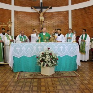 Celebrações, nas igrejas, acolhem novos párocos e reforçam compromisso com a comunidade católica de Santa Vitória (39) Celebrações, nas igrejas, acolhem novos párocos e reforçam compromisso com a comunidade católica de Santa Vitória (39)