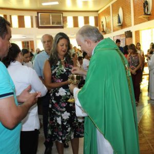 Celebrações, nas igrejas, acolhem novos párocos e reforçam compromisso com a comunidade católica de Santa Vitória (46) Celebrações, nas igrejas, acolhem novos párocos e reforçam compromisso com a comunidade católica de Santa Vitória (46)