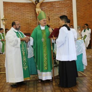 Celebrações, nas igrejas, acolhem novos párocos e reforçam compromisso com a comunidade católica de Santa Vitória (52) Celebrações, nas igrejas, acolhem novos párocos e reforçam compromisso com a comunidade católica de Santa Vitória (52)