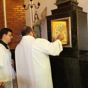Celebrações, nas igrejas, acolhem novos párocos e reforçam compromisso com a comunidade católica de Santa Vitória (53) Celebrações, nas igrejas, acolhem novos párocos e reforçam compromisso com a comunidade católica de Santa Vitória (53)