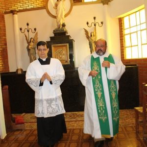 Celebrações, nas igrejas, acolhem novos párocos e reforçam compromisso com a comunidade católica de Santa Vitória (55) Celebrações, nas igrejas, acolhem novos párocos e reforçam compromisso com a comunidade católica de Santa Vitória (55)