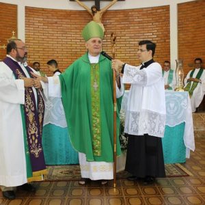 Celebrações, nas igrejas, acolhem novos párocos e reforçam compromisso com a comunidade católica de Santa Vitória (59) Celebrações, nas igrejas, acolhem novos párocos e reforçam compromisso com a comunidade católica de Santa Vitória (59)