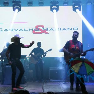 Foliões aproveitam o terceiro dia do Carnaval Santa Vitória 2018 (105) Foliões aproveitam o terceiro dia do Carnaval Santa Vitória 2018 (105)