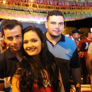 Foliões aproveitam o terceiro dia do Carnaval Santa Vitória 2018 (107) Foliões aproveitam o terceiro dia do Carnaval Santa Vitória 2018 (107)