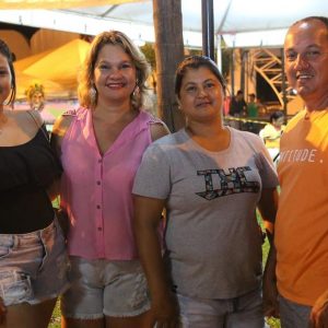 Foliões aproveitam o terceiro dia do Carnaval Santa Vitória 2018 (12) Foliões aproveitam o terceiro dia do Carnaval Santa Vitória 2018 (12)