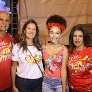 Foliões aproveitam o terceiro dia do Carnaval Santa Vitória 2018 (22) Foliões aproveitam o terceiro dia do Carnaval Santa Vitória 2018 (22)