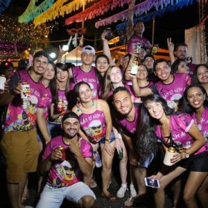 Foliões aproveitam o terceiro dia do Carnaval Santa Vitória 2018 (37) Foliões aproveitam o terceiro dia do Carnaval Santa Vitória 2018 (37)