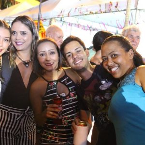 Foliões aproveitam o terceiro dia do Carnaval Santa Vitória 2018 (46) Foliões aproveitam o terceiro dia do Carnaval Santa Vitória 2018 (46)