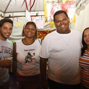 Foliões aproveitam o terceiro dia do Carnaval Santa Vitória 2018 (5) Foliões aproveitam o terceiro dia do Carnaval Santa Vitória 2018 (5)