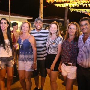 Foliões aproveitam o terceiro dia do Carnaval Santa Vitória 2018 (50) Foliões aproveitam o terceiro dia do Carnaval Santa Vitória 2018 (50)