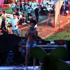 Foliões aproveitam o terceiro dia do Carnaval Santa Vitória 2018 (59) Foliões aproveitam o terceiro dia do Carnaval Santa Vitória 2018 (59)