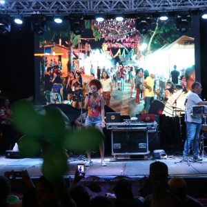 Foliões aproveitam o terceiro dia do Carnaval Santa Vitória 2018 (61) Foliões aproveitam o terceiro dia do Carnaval Santa Vitória 2018 (61)