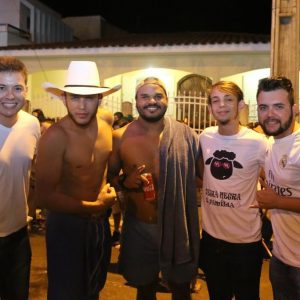 Foliões aproveitam o terceiro dia do Carnaval Santa Vitória 2018 (68) Foliões aproveitam o terceiro dia do Carnaval Santa Vitória 2018 (68)