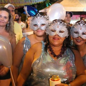 Foliões aproveitam o terceiro dia do Carnaval Santa Vitória 2018 (76) Foliões aproveitam o terceiro dia do Carnaval Santa Vitória 2018 (76)