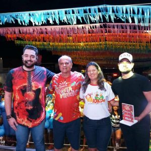 Foliões aproveitam o terceiro dia do Carnaval Santa Vitória 2018 (9) Foliões aproveitam o terceiro dia do Carnaval Santa Vitória 2018 (9)