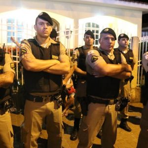 Foliões aproveitam o terceiro dia do Carnaval Santa Vitória 2018 (90) Foliões aproveitam o terceiro dia do Carnaval Santa Vitória 2018 (90)