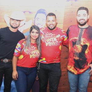 Foliões aproveitam o terceiro dia do Carnaval Santa Vitória 2018 (92) Foliões aproveitam o terceiro dia do Carnaval Santa Vitória 2018 (92)