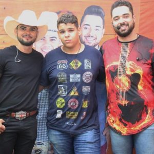 Foliões aproveitam o terceiro dia do Carnaval Santa Vitória 2018 (96) Foliões aproveitam o terceiro dia do Carnaval Santa Vitória 2018 (96)