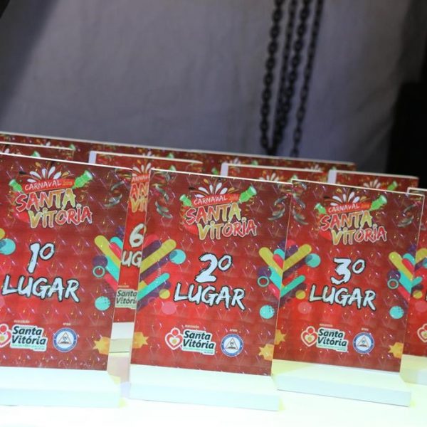 Os Influentes encerram o Carnaval Santa Vitória 2018 com mistura de ritmos (1) Os Influentes encerram o Carnaval Santa Vitória 2018 com mistura de ritmos (1)