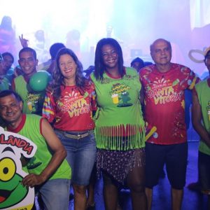 Os Influentes encerram o Carnaval Santa Vitória 2018 com mistura de ritmos (3) Os Influentes encerram o Carnaval Santa Vitória 2018 com mistura de ritmos (3)