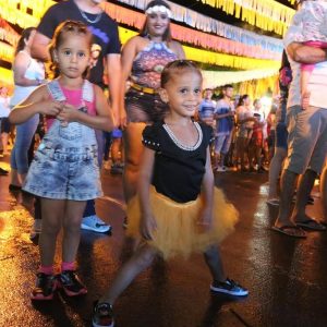 Os Influentes encerram o Carnaval Santa Vitória 2018 com mistura de ritmos (34) Os Influentes encerram o Carnaval Santa Vitória 2018 com mistura de ritmos (34)