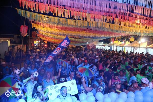 Os Influentes encerram o Carnaval Santa Vitória 2018 com mistura de ritmos (38)