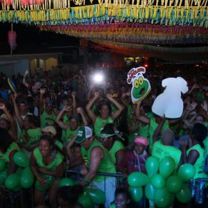 Os Influentes encerram o Carnaval Santa Vitória 2018 com mistura de ritmos (47) Os Influentes encerram o Carnaval Santa Vitória 2018 com mistura de ritmos (47)