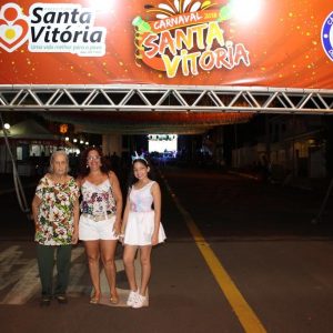 Praça lotada no primeiro dia do Carnaval Santa Vitória 2018 (1) Praça lotada no primeiro dia do Carnaval Santa Vitória 2018 (1)