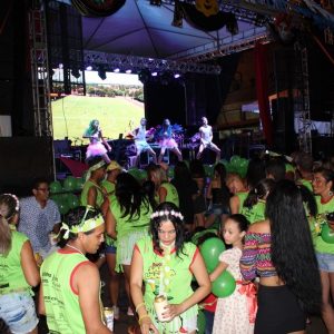 Praça lotada no primeiro dia do Carnaval Santa Vitória 2018 (10) Praça lotada no primeiro dia do Carnaval Santa Vitória 2018 (10)