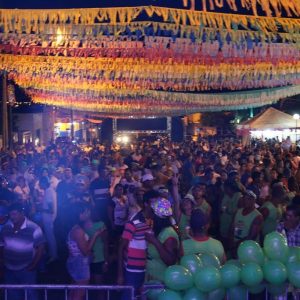 Praça lotada no primeiro dia do Carnaval Santa Vitória 2018 (104) Praça lotada no primeiro dia do Carnaval Santa Vitória 2018 (104)