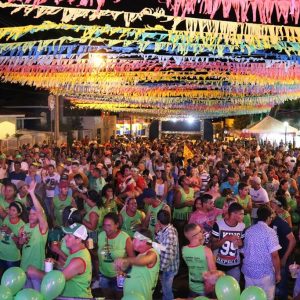 Praça lotada no primeiro dia do Carnaval Santa Vitória 2018 (108) Praça lotada no primeiro dia do Carnaval Santa Vitória 2018 (108)