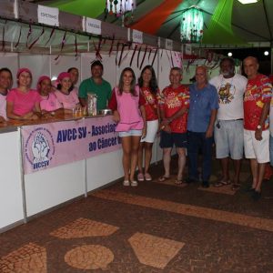 Praça lotada no primeiro dia do Carnaval Santa Vitória 2018 (16) Praça lotada no primeiro dia do Carnaval Santa Vitória 2018 (16)