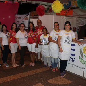 Praça lotada no primeiro dia do Carnaval Santa Vitória 2018 (17) Praça lotada no primeiro dia do Carnaval Santa Vitória 2018 (17)