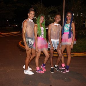 Praça lotada no primeiro dia do Carnaval Santa Vitória 2018 (3) Praça lotada no primeiro dia do Carnaval Santa Vitória 2018 (3)