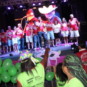 Praça lotada no primeiro dia do Carnaval Santa Vitória 2018 (34) Praça lotada no primeiro dia do Carnaval Santa Vitória 2018 (34)