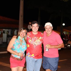 Praça lotada no primeiro dia do Carnaval Santa Vitória 2018 (37) Praça lotada no primeiro dia do Carnaval Santa Vitória 2018 (37)