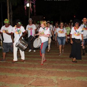 Praça lotada no primeiro dia do Carnaval Santa Vitória 2018 (4) Praça lotada no primeiro dia do Carnaval Santa Vitória 2018 (4)