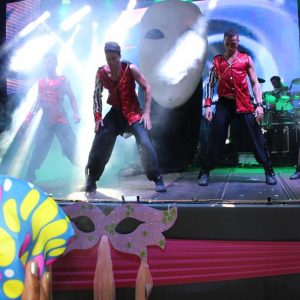 Praça lotada no primeiro dia do Carnaval Santa Vitória 2018 (56) Praça lotada no primeiro dia do Carnaval Santa Vitória 2018 (56)