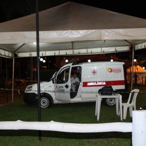 Praça lotada no primeiro dia do Carnaval Santa Vitória 2018 (6) Praça lotada no primeiro dia do Carnaval Santa Vitória 2018 (6)