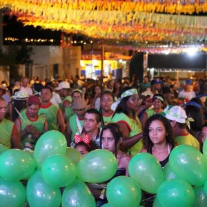 Praça lotada no primeiro dia do Carnaval Santa Vitória 2018 (82) Praça lotada no primeiro dia do Carnaval Santa Vitória 2018 (82)
